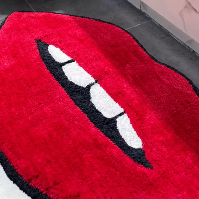 Hovedbilde Red Lips leppeformet badematte