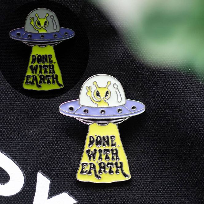 Hovedbilde Glow in the Dark UFO emaljepin
